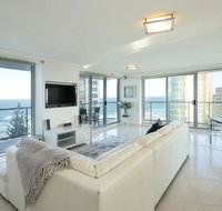 Resort Style Beach Apartment - Surfers Paradise