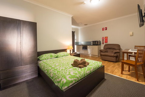 Rhodeside Lodge - Accommodation Rockhampton 0