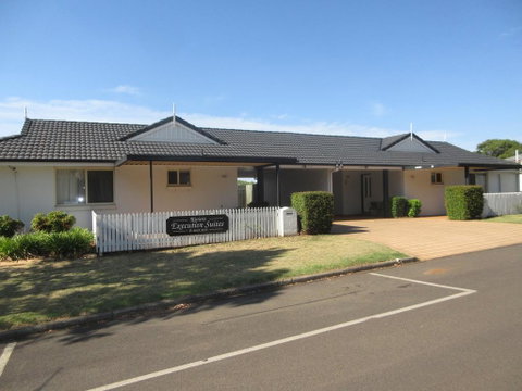 Riviera Executive Suites - Accommodation Rockhampton 0