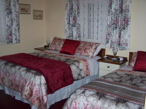 RJ's Bed & Breakfast - Accommodation Rockhampton 2