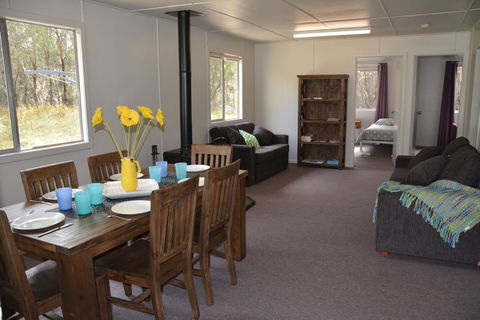 Robinsons Cabin - Accommodation Rockhampton 1
