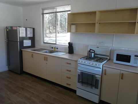 Robinsons Cabin - Accommodation Rockhampton 2