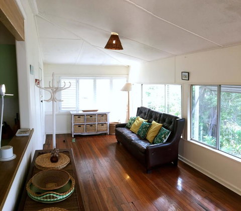 Rosemaree, 24 East Street - Accommodation Rockhampton 1