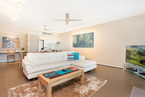 Saltwater Suites - 1,2 & 3 Bed Waterfront Apartments - Accommodation Rockhampton 1