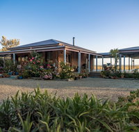SanctuaryWaratah - Accommodation Rockhampton