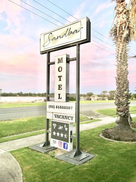 Sandbar Motel - Accommodation Rockhampton 3