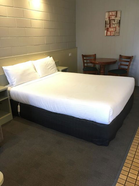 Sandbar Motel - Accommodation Rockhampton 1