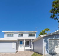 Sandpiper Beach Front House - Accommodation Rockhampton