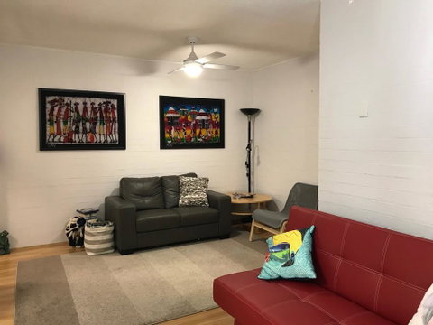 Santa Monica Apartment - Accommodation Rockhampton 2