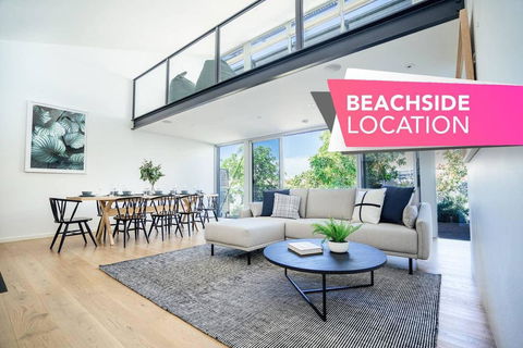 Santorini On Seaview-Beachside Living - Sauna - Wifi - Accommodation Rockhampton 0