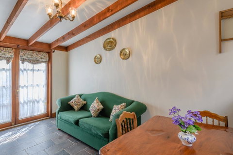Sargeants & Armoury Cottages 1823 - Accommodation Rockhampton 3