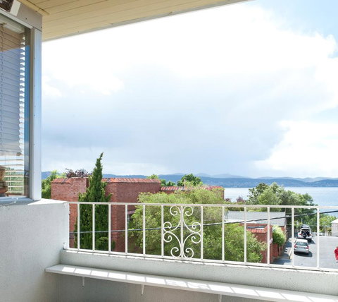 Scarlett's By Salamanca - Accommodation Rockhampton 0