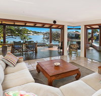 SCHMAN55-WATERFRONT RESORT-STYLE ENTERTAINER - Accommodation Rockhampton