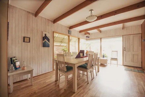 Sea J's, Brighton - Accommodation Rockhampton 1