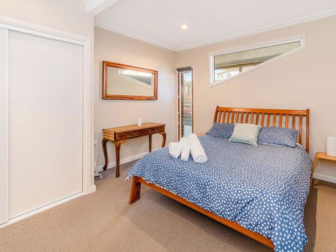 Seagrass 2/3 Great Holiday Destination - Accommodation Rockhampton 1