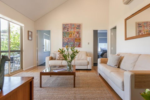 Seaside Apartment - Accommodation Rockhampton 0