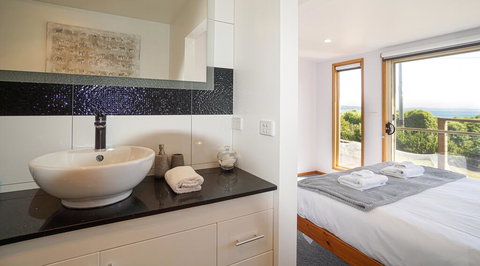 Seaview Family Retreat - Accommodation Rockhampton 2