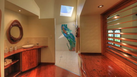 Secrets On The Lake - Accommodation Rockhampton 2