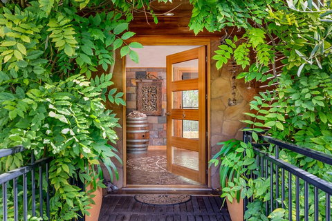Serena House - Accommodation Rockhampton 1