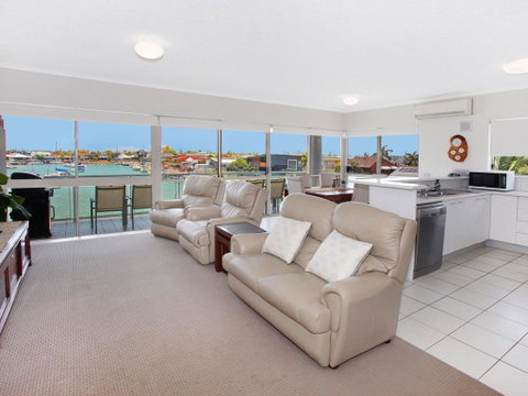 Serenity Waters 9 - Accommodation Rockhampton 3