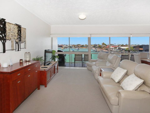 Serenity Waters 9 - Accommodation Rockhampton 1