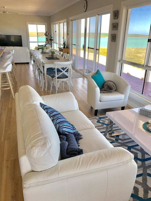 Shades Of Blue Eco Retreat - Accommodation Rockhampton 3