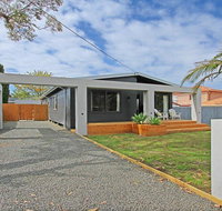 Shady Palms - modern beach house with studio - Accommodation Rockhampton