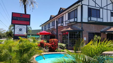 Shakespeare Motel - Accommodation Rockhampton 0