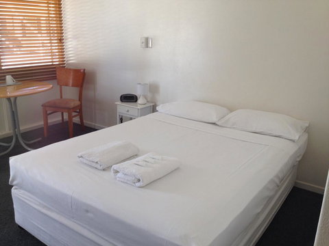 Shell Motel (Pearly Shell Motel) - Accommodation Rockhampton 3