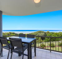 Shoreline Six With Ocean Views To See The Whales - Accommodation Rockhampton