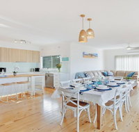 Sienna by the Sea - spacious coastal getaway - Accommodation Rockhampton