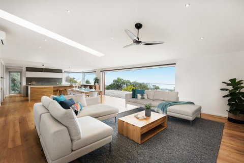 Skyluxe Luxury Retreat With Water Views And Deluxe Interior From Every Room - Accommodation Rockhampton 0