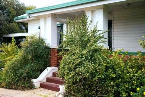 Skymirror Cottage - Accommodation Rockhampton 0