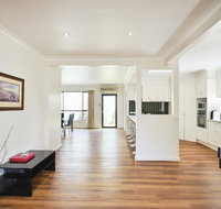Skymirror Villa - Accommodation Rockhampton