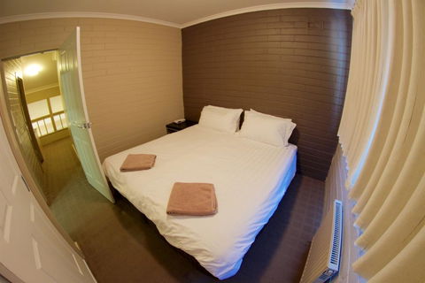Snow Ski Apartments 15 - Accommodation Rockhampton 3