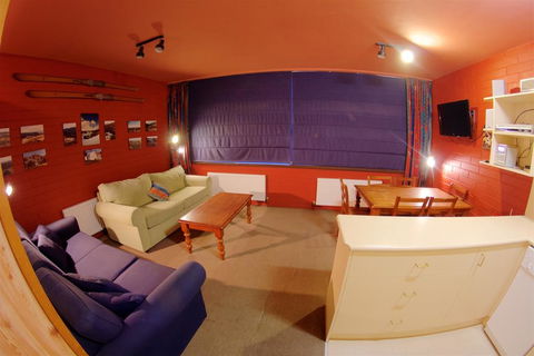 Snow Ski Apartments 18 - Accommodation Rockhampton 1