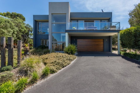 Sophisticated Contemporary Coastal Living With Sweeping Views In Cape Schanck - Accommodation Rockhampton 2