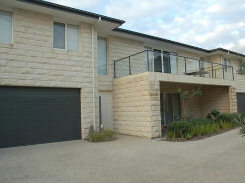 Sorrento City Style - Accommodation Rockhampton 2