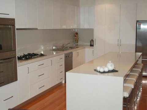 Sorrento City Style - Accommodation Rockhampton 3