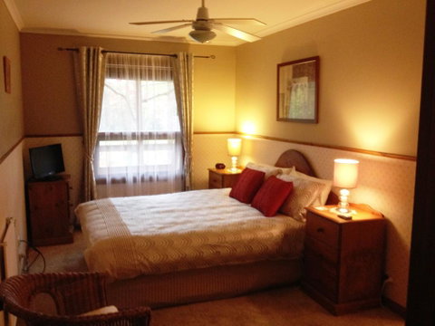 Southern Vales Bed & Breakfast - Accommodation Rockhampton 0