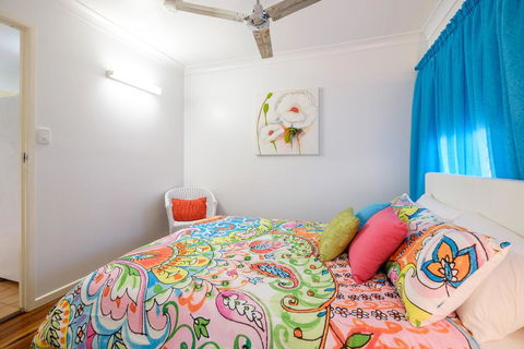 Southside Central Unit - Accommodation Rockhampton 2