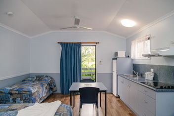 Southside Holiday Village with Accommodation Rockhampton