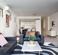 Spacious Two-Bedroom Apartment near Hospital - Accommodation Rockhampton