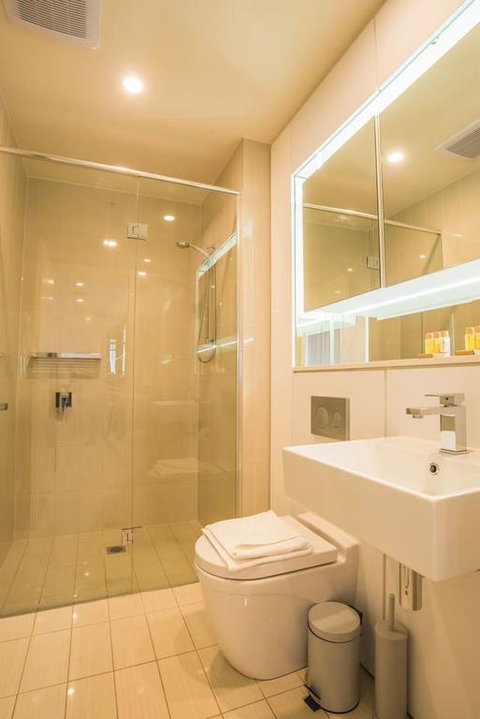 Spacious&Cozy 1 Bedroom + 1 Bathroom Zetland APT - Accommodation Rockhampton 3