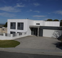 Spectacular Holiday Living - Accommodation Rockhampton