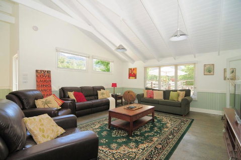 Spring Grove Dairy - Picturesque Views! - Accommodation Rockhampton 3