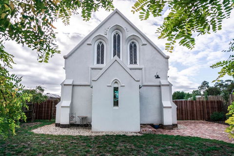 St James Converted Church - Accommodation Rockhampton 1