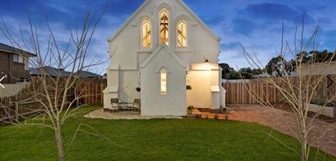 St James Converted Church - Accommodation Rockhampton 0
