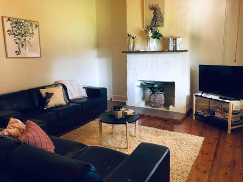 Stanton House, Central,Pets Welcome,Free WiFi&Breakfast! - Accommodation Rockhampton 2