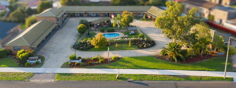 Statesman Motor Inn - Accommodation Rockhampton 0